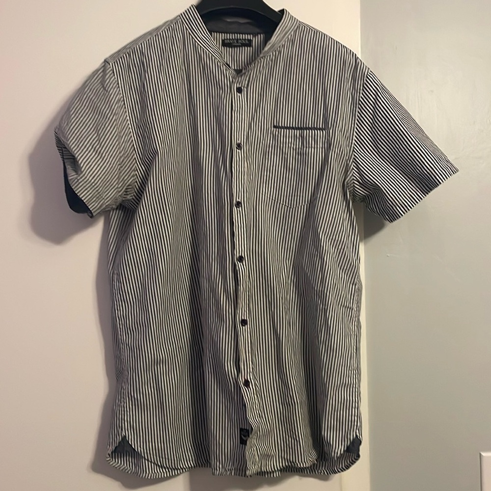 Short sleeve button up shirt slim fit!